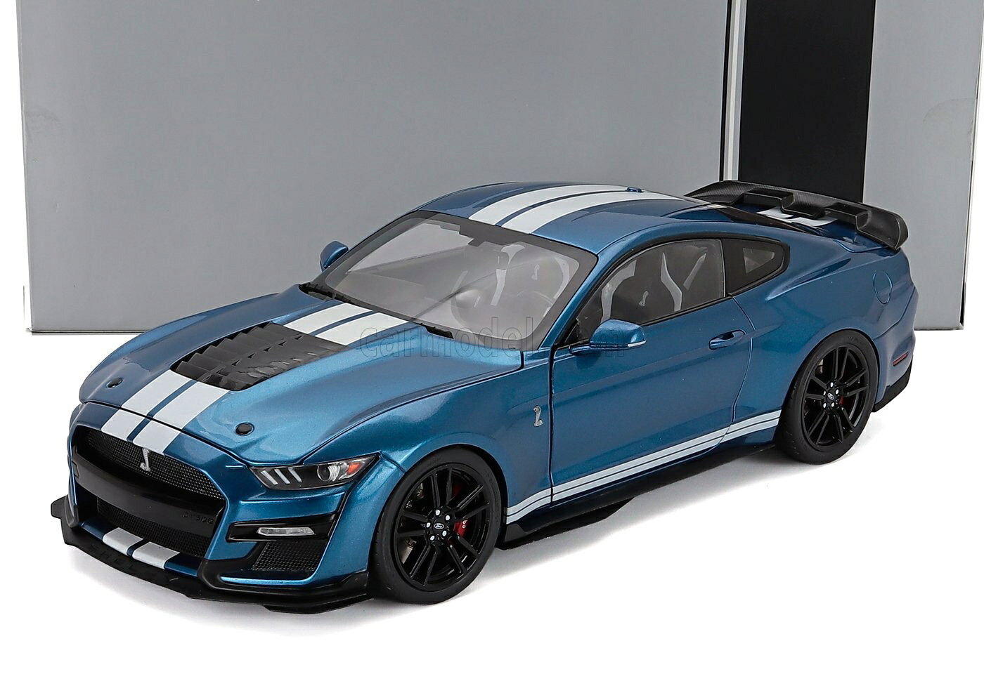 乐天商城 - ミニカー アメ車 1/18 フォード マスタング IXO-MODELS 1/18 FORD USA MUSTANG SHELBY GT500 COUPE 2022 BLUE WHITE 18RDC244-FO