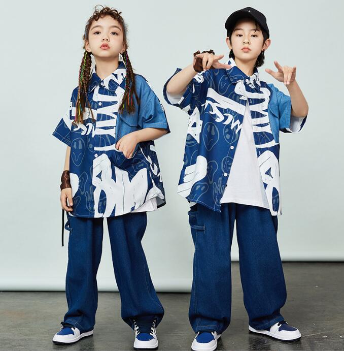 ITEM INFORMATION 【商品詳細】 2点セット：シャツ＋パンツ 3点セット：シャツ＋パンツ＋白ベスト 至急にご使用頂く場合、事前にメールにて納期をご確認ください ステージパーフォーマンス演出服　ダンス試合専門服　レッスンウェア　撮影衣装　多用途♪ ■サイズ 普通の体型は下記の身長範囲で選んで大丈夫です、大柄の体型はワンサイズアップでお願い致します 110　身長100-11 120　身長110-120 130　身長120-130 140　身長130-140 150　身長140-150 160　身長150-160 170　身長160-170 180　身長170-180 ■色 写真色 ■素材 ポリエステル ■注意点※ お取り扱い方法： 冷水で手洗いおすすめ致します 塩素系及び酸素系の漂白剤の使用禁止　 日陰のつり干しが良い アイロン仕上げ禁止 洗濯機可 注意事項： ※サイズは平置き手採寸サイズとなります。素人が図る為若干の誤差は御座いますが、ご理解の程宜しくお願い致します。 ※製造中により、商品において色や柄、縫製など多少のほつれ等が生じる場合がございます。神経質の方はご購入をお控え下さい ※モデルに使用している小物、アクセサリ等は商品内容に含まれません。在庫管理や発送上の状況により商品がシワになる場合が御座いますので、予めご了承下さい。 ※商品の在庫状況は更新するように努力しておりますが、在庫切れの際はご理解をいただきますようお願いいたします。 安心保障： 注意書き：画面によって色合いが異なってみえる場合が御座います 不良品の場合、弊社負担で交換・返品対応いたします 一週間以内サイズ・色交換可能（送料生じることがあります） お客様都合より返品受付できない場合がございます（ドレスや舞台衣装、原則として交換可能、返品不可） イメージ違いより返品受付できない場合がございますITEM INFORMATION 【商品詳細】 2点セット：シャツ＋パンツ 3点セット：シャツ＋パンツ＋白ベスト 至急にご使用頂く場合、事前にメールにて納期をご確認ください ステージパーフォーマンス演出服　ダンス試合専門服　レッスンウェア　撮影衣装　多用途♪ ■サイズ 普通の体型は下記の身長範囲で選んで大丈夫です、大柄の体型はワンサイズアップでお願い致します 110　身長100-11 120　身長110-120 130　身長120-130 140　身長130-140 150　身長140-150 160　身長150-160 170　身長160-170 180　身長170-180 ■素材 ポリエステル ■注意点※ お取り扱い方法： 冷水で手洗いおすすめ致します 塩素系及び酸素系の漂白剤の使用禁止　 日陰のつり干しが良い アイロン仕上げ禁止 洗濯機可 注意事項： ※サイズは平置き手採寸サイズとなります。素人が図る為若干の誤差は御座いますが、ご理解の程宜しくお願い致します。 ※製造中により、商品において色や柄、縫製など多少のほつれ等が生じる場合がございます。神経質の方はご購入をお控え下さい ※モデルに使用している小物、アクセサリ等は商品内容に含まれません。在庫管理や発送上の状況により商品がシワになる場合が御座いますので、予めご了承下さい。 ※商品の在庫状況は更新するように努力しておりますが、在庫切れの際はご理解をいただきますようお願いいたします。 安心保障： 不良品の場合、弊社負担で交換・返品対応いたします 一週間以内サイズ・色交換可能（送料生じることがあります） お客様都合より返品受付できない場合がございます（ドレスや舞台衣装、原則として交換可能、返品不可） イメージ違いよりの返品は受付できない場合がございます