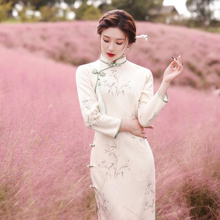 チャイナドレス ロング丈 細身 パーティードレス ドレス 長袖 スリムドレス 中華風 竹柄 細身ドレス スリット入り 発表会 謝恩会 花嫁 合唱団 演出服 お呼ばれ ドレス ベージュ