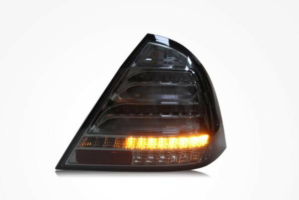 メルセデス ベンツ Cクラス 2000-2007年W203　高品質　LEDテールライト テールランプ 流れるウインカー　 外装カスタム