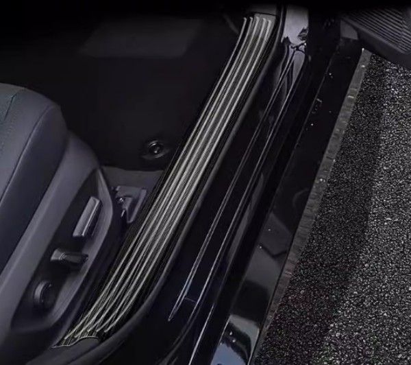 プリウス 60系 サイドステップガード 4p シルバー ブラックステン 乗り降りの傷防止 キズ隠し ドレスアップ カスタム パーツ トヨタ