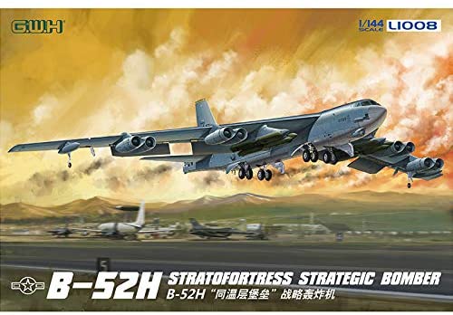 商品説明 発売日 2020 年11 月 ブランド グレートウォールホビー 製品仕様 組み立て塗装が必要なプラモデル。別途、工具、塗料等が必要。 デカール3種類が付属します。 B-52の最終量産型であるH型を1/144スケールで再現 詳細 グレートウォールホビー 「1/144 アメリカ空軍 B-52H ストラトフォートレス 戦略爆撃機」 プラモデルです。 優れた航続力と武装力、速度性能が備わったアメリカ空軍の戦略爆撃機B-52ストラトフォートレス。 1960年代のベトナム戦争での実戦投入を皮切りに、現在まで数多くの戦争に参加しています。 ベトナム戦争ではその武装力、爆弾搭載力を活かした強力な絨毯爆撃を行い、大きな戦果を挙げた他、湾岸戦争でも巡航ミサイル攻撃を行うなど多彩な攻撃で活躍をしました。 また、冷戦下において対ソ蓮の戦略パトロール任務にも就くなと、重宝されていました。 改良を重ね、半世紀以上もの時を重ね現在も運用が続けられているB-52は、まさしく傑作機のひとつであると言えます。 ミニクラフトがB-52の最終量産型であるH型をキット化。 ※商品の画像は試作品、実機・実車、イメージなどを内容の補助的説明として、掲載いたしておりますので実際の商品と異なる場合が御座います。 注意事項 ・当店でご購入された商品は、原則として、「個人輸入」としての取り扱いになり、すべて 中国の江蘇省からお客様のもとへ直送されます。 ・ご注文後、2-3 営業日以内に配送手続きをいたします。 配送作業完了後、1-2 週間程度 でのお届けとなります。 ・個人輸入される商品は、すべてご注文者自身の「個人使用・個人消費」が前提となります ので、 ご注文された商品を第三者へ譲渡・転売することは法律で禁止されております。 ・関税・消費税が課税される場合があります。詳細はこちらご確認下さい。 ＊色がある場合、モニターの発色の具合によって実際のものと色が異なる場合がある