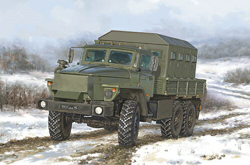 商品説明 発売日 2020 年2 月 ブランド トランペッター 製品仕様 組み立て塗装が必要なプラモデル。別途、接着剤や工具、塗料等が必要。 1/35 スケール未塗装組み立てキット 詳細 トランペッター「1/35 ロシア連邦軍 ウラル-4320 CHZ 装甲兵員輸送車」のプラモデルです。 ソビエト/ロシア連邦軍が採用しているウラル-4320CHZ装甲兵員輸送車が登場します。 製品はエンジンや複雑な駆動部分、キャビン等も精密なモールドで表現。 エッチングパーツ付属。 タイヤはゴム系樹脂製です。 ※商品の画像は試作品、実機・実車、イメージなどを内容の補助的説明として、掲載いたしておりますので実際の商品と異なる場合が御座います。 注意事項 ・当店でご購入された商品は、原則として、「個人輸入」としての取り扱いになり、すべて 中国の江蘇省からお客様のもとへ直送されます。 ・ご注文後、2-3 営業日以内に配送手続きをいたします。 配送作業完了後、1-2 週間程度 でのお届けとなります。 ・個人輸入される商品は、すべてご注文者自身の「個人使用・個人消費」が前提となります ので、 ご注文された商品を第三者へ譲渡・転売することは法律で禁止されております。 ・関税・消費税が課税される場合があります。詳細はこちらご確認下さい。 ＊色がある場合、モニターの発色の具合によって実際のものと色が異なる場合がある