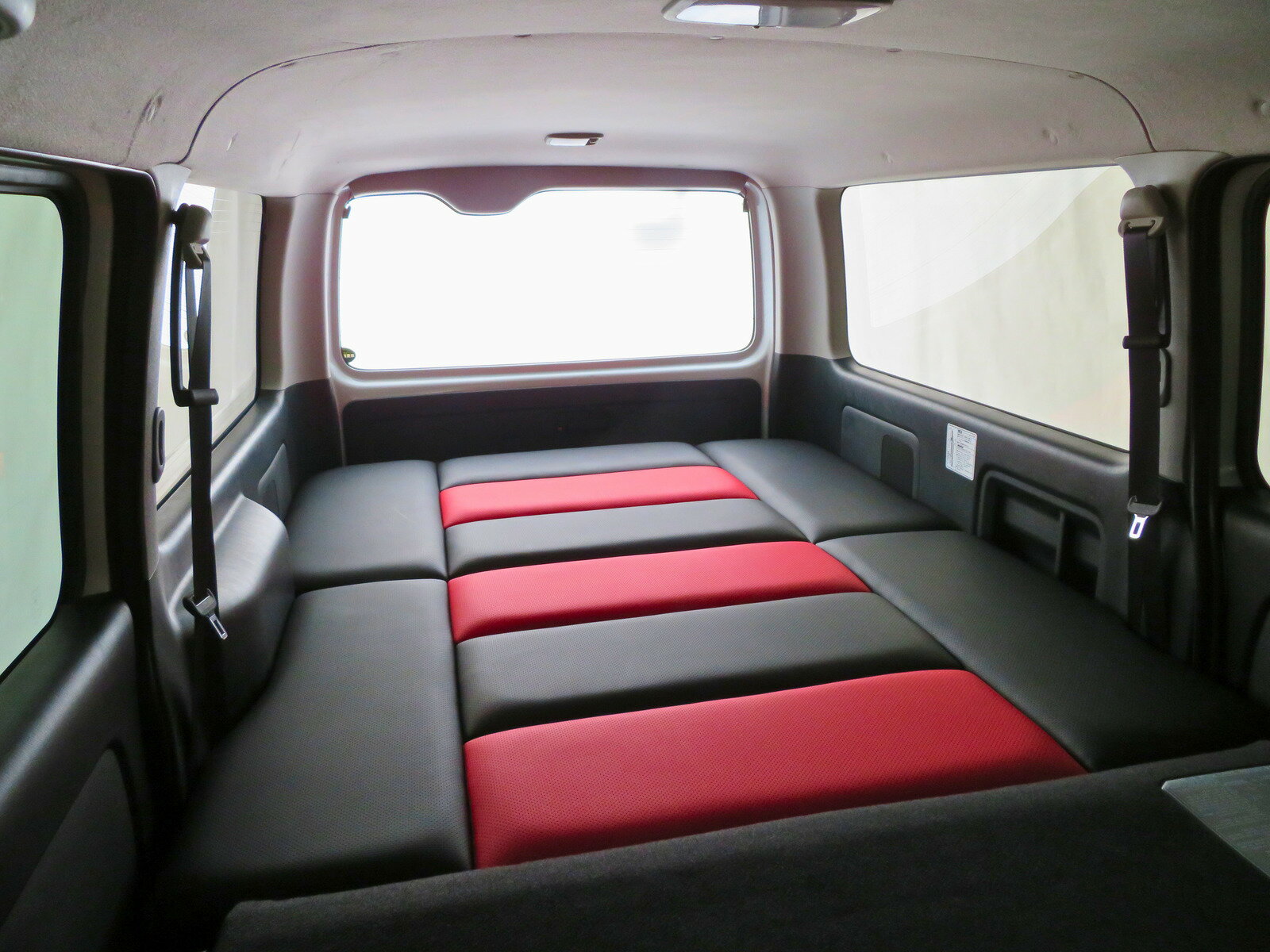 【200系ハイエース専用】フレームベッドキット BOX型 スチール製 10分割マット付き 車中泊・トランスポ..