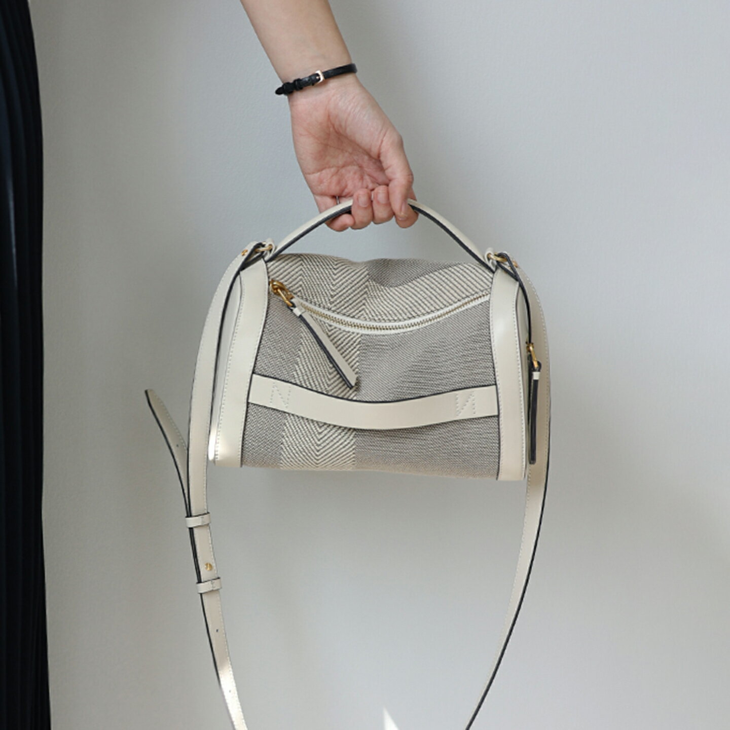【a bag a life】混紡生地( コットン×ナイロン )×牛革 レディース 340g 軽量 本革 ショルダーバッグ 2way 軽い レザー キューブバッグ ハンドバッグ 手提げ　肩掛け　斜め掛け 小さめ カジュアル おしゃれ 30代 40代 50代 ギフト 母の日 ベージュ 送料無料