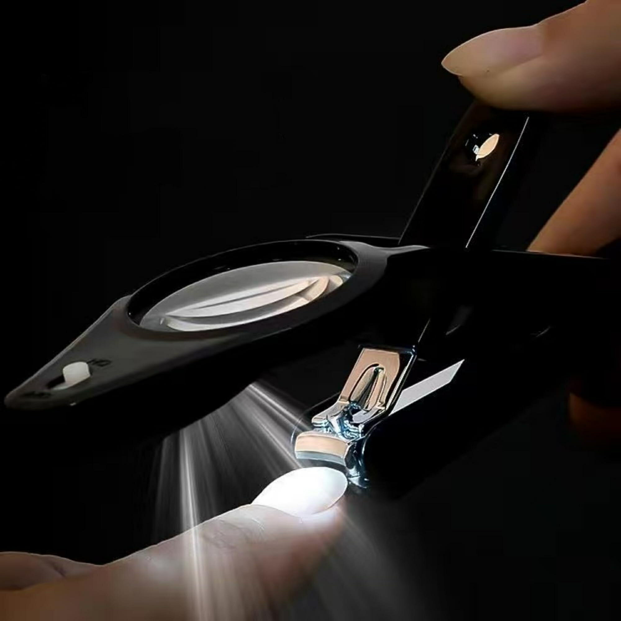 爪切り LED 爪切りルーペ 拡大鏡 付き足指爪切り 飛散防止 高齢者向けの鮮明な視界 握りやすい 頑丈な..