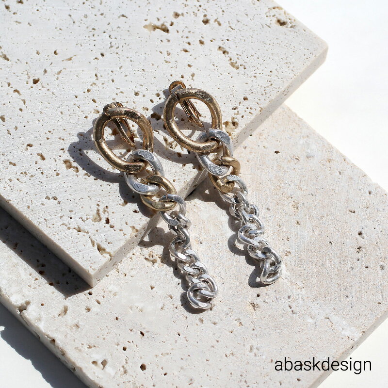 【MAX50%OFFクーポン発行中】イヤリング バイカラーチェーン イヤリング ネジ式イヤリング ゴールド デイリー トレンド カジュアル ブランド 揺れる プレゼント 女性 マット加工