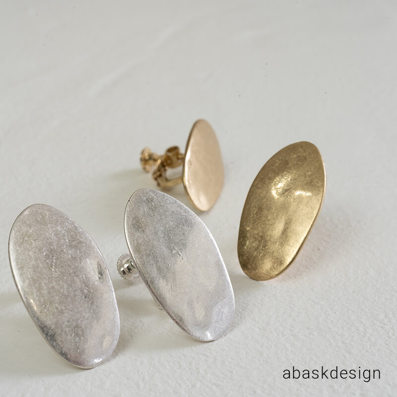 ヴィンテージ風ラウンドプレートイヤリング アクセサリー アクセ レディース イヤリング シンプル ギフト 大人 女性