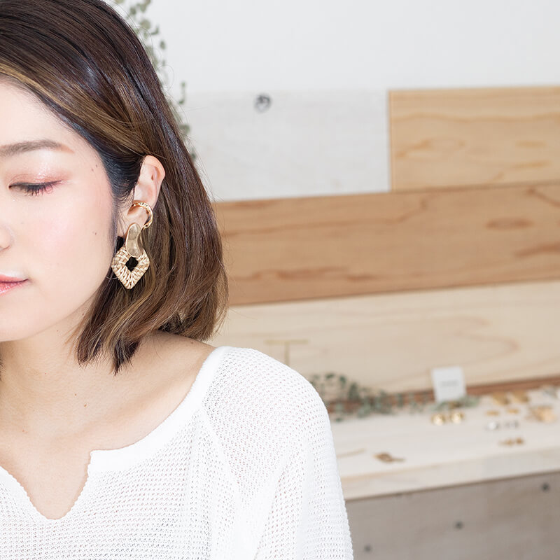 abaskdesign アバスクデザインの【対象アイテム限定20%OFF】＊イヤーカフ こなれイヤーカフ イヤーカフス レディース ウェアリング イヤリング 片耳用 ミニマム ゴールド シルバー　シンプル 重ね付け＊｜アングル2