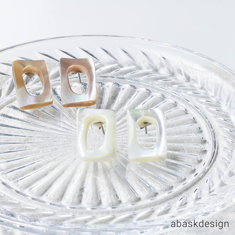 \1000円ポッキリ/*ピアス スクエアシェルピアス アクセ シンプル 女性 プレセント ギフト 大人 可愛い おしゃれ アバスクデザイン ピアス シェル ベー...