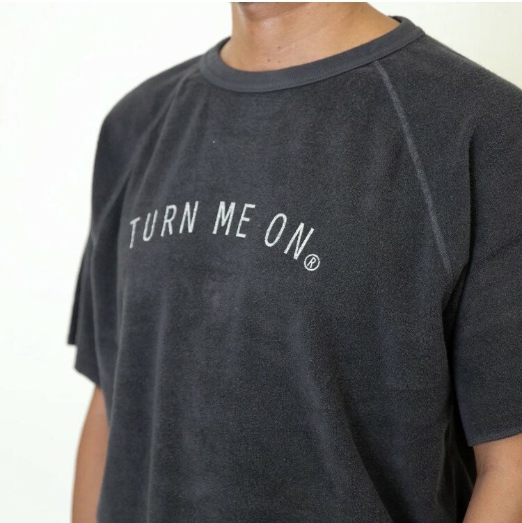TURN ME ON（ターンミーオン) ラフィパイルラグランカットソー(CHARCOAL)　(MENS)M/Lサイズ