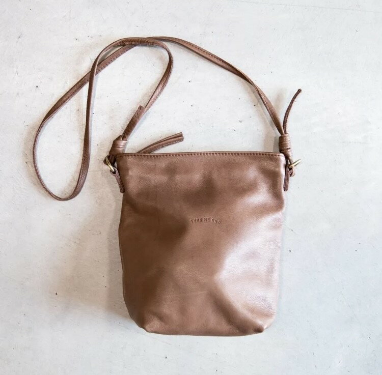 Rakuten - TURN ME ON（ターンミーオン) レザーミニショルダーBAG (BROWN)