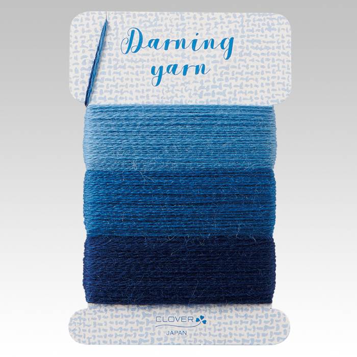 商品名：クロバー ダーニング糸 デニム メール便/宅配便可品　番：57-588素　材：ウール50% アクリル50%容量：3色入(各約16m巻)ダーニング糸 刺繍 刺しゅう 修繕 クロバー クローバー ハンドメイド 手芸 ニットの穴あきなど、...