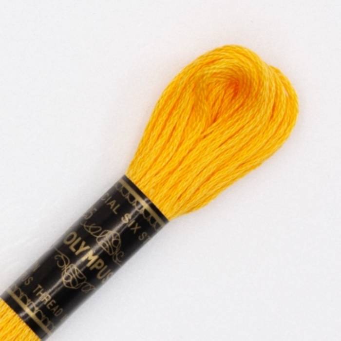 商品名：オリムパス 25番刺しゅう糸 523 メール便/宅配便可品　番：ol-25-523素　材：綿100％容量：8m【 オリムパス25番刺しゅう糸 】一覧はこちら ・メーカー希望小売価格はメーカーサイトに基づいて掲載しています刺繍 刺しゅう 刺繍糸 糸 オリンパス olympas おしゃれ 手芸 手芸用品 ハンドメイド ハンドメイド434色のカラーグラデーションが美しい、刺しゅう糸の代表格。 2本合わせの細い糸を6本より合わせたもの。安定した色調と色感、美しい光沢感を持っています。 コットン手芸に、フェルト手芸に、アップリケ手芸に・・・あらゆる手芸に便利です。 すぐれた光沢感と表現力豊かな発色が魅力のオリムパスししゅう糸は、 自社工場による一貫した生産体制のもとに生み出される、品質本位の伝統あるブランド製品です。 最高品質のエジプト綿と独自の加工方法による美しい光沢と風合いに加え、染色堅牢性に優れた高級糸です。商品名：オリムパス 25番刺しゅう糸 523 メール便/宅配便可素　材：綿100％
