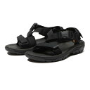 【TEVA】 W HURRICANE VERGE ハリケーンバージ T1121535 BLK 【ご注意】こちらの商品は弊社実店舗からも集約(入荷)するため、「靴箱の破損、色あせ、プライス貼付、剥がし跡」「靴箱内の包装用紙破れ、商品タグなどが無い状態」「履きジワやボンドの付着、若干のシミ、汚れ」が生じる場合がございます。また、正規の靴箱が著しく破損している状態時には代替の靴箱を使用する場合もございます。尚、弊社実店舗から集約しました商品は検品を行って販売可能な商品をご案内致しております。その為、商品の状態の指定はできませんので予めご了承下さい。※こちらの商品につきましては下記ご利用ガイドをご確認下さい。■ご利用ガイド ・速乾性に優れたストラップは、米国Unifi社のREPREVE100％再生ポリエステルウェビングを使用し、優れた耐久性を発揮・複数の調節ポイントでフィット感を最適にカスタマイズ・ 軽量で通気性の高いメッシュ裏地が足を涼しく快適にキープ・注入成型のストラップエンドは掴みやすく、調節も簡単・着脱の容易なプラスチック製バックル・しっかりしたEVAフットベッドにより、終日の着用も快適・ナイロン製シャンクが起伏のある路面でも足をしっかりサポート・耐久性とグリップ性の高いラバーアウトソール・抗菌技術のMicrobanが足の臭いを防止・サステイナビリティの取り組み：ウェビングは再生プラスチック素材 REPREVEが100％使用・Best for：タウンカジュアル、ライトハイキング、日帰りハイキング サイズ目安はこちら 【サイズ目安】（個人差がございますので、あくまでも目安とお考え下さい）このシューズのつくり小さめです。 【ご購入前に必ずこちらをご確認ください。 】 [ABCMART][ABCmart][abcmart][ABCマート][abcマート][エービーシーマート][エービーシー][エービーシー マート][バーゲン]