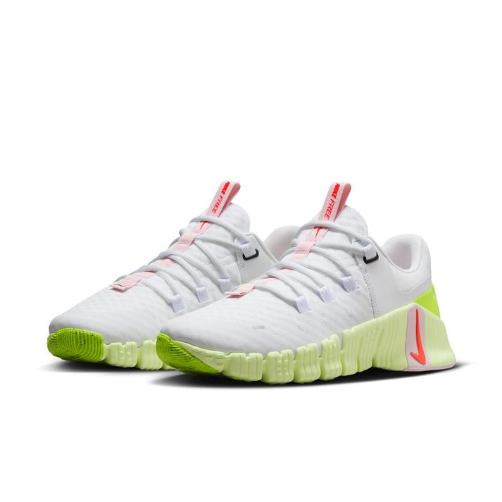 【NIKE】 ナイキ W FREE METCON 5 ウィメンズ フリー メトコン 5 WDV3950 104WHITE/BRTCRMのサムネイル