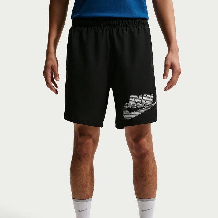【NIKE】 ナイキ M DF CHLLGR RN ENRGY 7BF ショートパンツ IF9488 010BLACK/WHITE【ご注意】こちらの商品は弊社実店舗からも集約(入荷)するため、「靴箱の破損、色あせ、プライス貼付、剥がし跡」「靴箱内の包装用紙破れ、商品タグなどが無い状態」「履きジワやボンドの付着、若干のシミ、汚れ」が生じる場合がございます。また、正規の靴箱が著しく破損している状態時には代替の靴箱を使用する場合もございます。尚、弊社実店舗から集約しました商品は検品を行って販売可能な商品をご案内致しております。その為、商品の状態の指定はできませんので予めご了承下さい。※こちらの商品につきましては下記ご利用ガイドをご確認下さい。■ご利用ガイド IF9488-010《商品説明》Nike Challengerメンズ Dri-FIT 7インチ ブリーフライニング ランニングショーツ軽量で通気性に優れたChallengerショーツは、吸汗速乾性に優れたウーブン素材とメッシュサイドパネルを採用。快適な着心地で、何マイルも走っても快適な動きをサポートします。Nike Dri-FITテクノロジーは、汗を肌から素早く蒸発させ、ドライで快適な状態を保ちます。下部のメッシュサイドパネルが通気性を確保します。 サイズ目安はこちらNIKEメンズボトムス(アジアンサイズ)目安素材=ポリエステル・本体:ポリエステル 100%【ご購入前に必ずこちらをご確認ください。 】 [ABCMART][ABCmart][abcmart][ABCマート][abcマート][エービーシーマート][エービーシー][エービーシー マート]