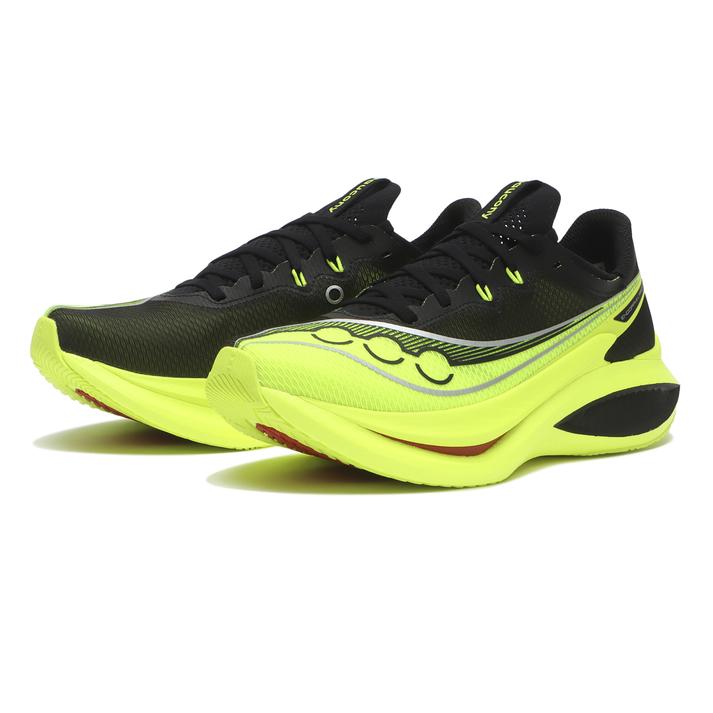 【SAUCONY(MC)】 サッカニー ENDORPHIN PRO 5 エンドルフィンプロ5 S21064-130 CITRON/BLACK【ご注意】こちらの商品は弊社実店舗からも集約(入荷)するため、「靴箱の破損、色あせ、プライス貼付、剥がし跡」「靴箱内の包装用紙破れ、商品タグなどが無い状態」「履きジワやボンドの付着、若干のシミ、汚れ」が生じる場合がございます。また、正規の靴箱が著しく破損している状態時には代替の靴箱を使用する場合もございます。尚、弊社実店舗から集約しました商品は検品を行って販売可能な商品をご案内致しております。その為、商品の状態の指定はできませんので予めご了承下さい。※こちらの商品につきましては下記ご利用ガイドをご確認下さい。■ご利用ガイド エリートランナーを支えるSauconyのTOPカテゴリー「ENDORPHIN」よりカーボンプレートを素材の異なるミッドソールで挟み込む事で反発性と安定性を両立させたPROシリーズが第5世代にアップデート。カーボンプレートが先割れ状になり、よりしなやかな足の動きが可能となり、エナジーリターン率が高まります。上層のPWRRUN HGミッドソールに下層のPWRRUN PBミッドソールが反応性に優れた設計に。 サイズ目安はこちら【サイズ目安】(個人差がございますので、あくまでも目安とお考え下さい。)このシューズの作りは標準です。素材=合成繊維【ご購入前に必ずこちらをご確認ください。 】 [ABCMART][ABCmart][abcmart][ABCマート][abcマート][エービーシーマート][エービーシー][エービーシー マート]