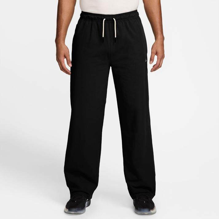 【NIKE】 ナイキ M DF SI GM WVN PANT ロングパンツ IM5906 010BLACK/PALIVR【ご注意】こちらの商品は弊社実店舗からも集約(入荷)するため、「靴箱の破損、色あせ、プライス貼付、剥がし跡」「靴箱内の包装用紙破れ、商品タグなどが無い状態」「履きジワやボンドの付着、若干のシミ、汚れ」が生じる場合がございます。また、正規の靴箱が著しく破損している状態時には代替の靴箱を使用する場合もございます。尚、弊社実店舗から集約しました商品は検品を行って販売可能な商品をご案内致しております。その為、商品の状態の指定はできませんので予めご了承下さい。※こちらの商品につきましては下記ご利用ガイドをご確認下さい。■ご利用ガイド IM5906-010《商品説明》ペリメーター、ポスト、ミドルレンジ、どんなプレースタイルでも、このパンツはあなたのプレーに応えます。Nike Dri-FITテクノロジーがドライな状態をキープするため、プレー中はデフェンスを崩すことに集中できます。 サイズ目安はこちらNIKEメンズボトムス(アジアンサイズ)目安素材=ナイロン・本体:ナイロン 94% ポリウレタン 6%上記サイズ表は各部位の目安寸法となります。製品の仕上がり寸法ではございません。こちらの商品は商品不良を除く返品・交換はお受け致しかねます。商品を入れる袋が破損していた場合、代用（他メーカーを含）の袋を使用する場合がございます。商品保護を主としたものですので、どうかご了承下さい。【ご購入前に必ずこちらをご確認ください。 】 [ABCMART][ABCmart][abcmart][ABCマート][abcマート][エービーシーマート][エービーシー][エービーシー マート]
