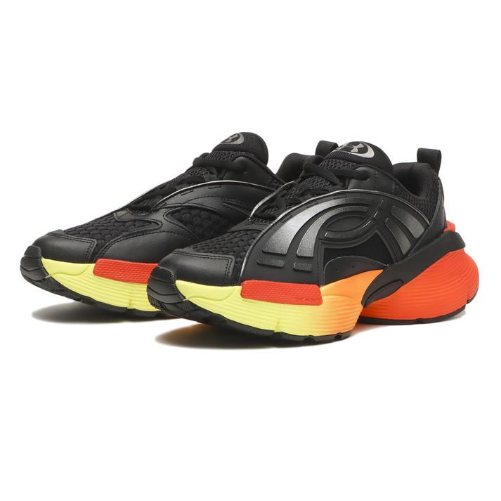 【UNDER ARMOUR】 アンダーアーマー U UA ICON 96 アイコン96 6006060 ABC-MART限定 003BLK/DKO/MLL【ご注意】こちらの商品は弊社実店舗からも集約(入荷)するため、「靴箱の破損、色あせ、プライス貼付、剥がし跡」「靴箱内の包装用紙破れ、商品タグなどが無い状態」「履きジワやボンドの付着、若干のシミ、汚れ」が生じる場合がございます。また、正規の靴箱が著しく破損している状態時には代替の靴箱を使用する場合もございます。尚、弊社実店舗から集約しました商品は検品を行って販売可能な商品をご案内致しております。その為、商品の状態の指定はできませんので予めご了承下さい。※こちらの商品につきましては下記ご利用ガイドをご確認下さい。■ご利用ガイド 6006060ディテールにUAハートビートロゴを一体化し成型したデザイン デュアルデンシティHOVRミッドソールを採用 メッシュ素材をミックスしたアッパー レトロなスタイルに未来的な要素を加えたデザイン 内側と外側で異なるアシンメトリーなデザイン HOVR(ホバー)：衝撃を和らげ、エネルギーを返しながら、前への推進力をサポート ウイズ（足囲）：D相当 サイズ目安はこちら【サイズ目安】(個人差がございますので、あくまでも目安とお考え下さい)このシューズの作りは標準です素材=天然皮革※天然皮革を使用しているため、多少の色ムラや生産過程で生じる傷が多少ある場合がございますので、予めご了承ください。【ご購入前に必ずこちらをご確認ください。 】 [ABCMART][ABCmart][abcmart][ABCマート][abcマート][エービーシーマート][エービーシー][エービーシー マート]