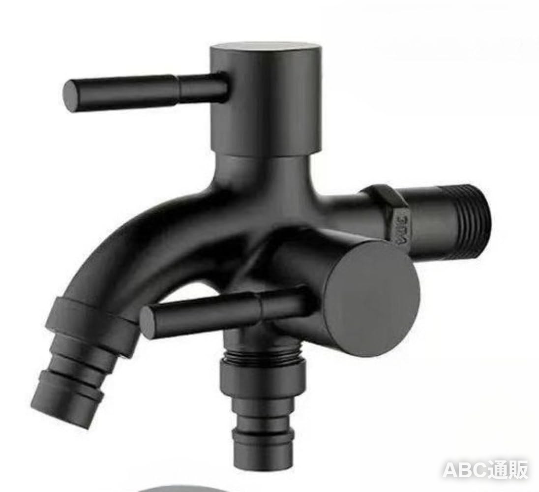 304ステンレス素材を使用し、水や湿気に触れる環境でもサビにくい設計です。キッチンや浴室、屋外などの水回りで安心して使用できます。 2つの給水口を備え、洗濯機接続と散水ホース使用など、異なる用途で使い分けが可能です。日常の水作業をより効率的に行えます。 洗濯機への給水、庭の水やり、屋外清掃など幅広い用途に対応。家庭内外のさまざまな水まわり作業に活躍します。 キッチンシンク、浴室、ベランダ、庭など、さまざまな場所で使用できます。住宅内だけでなく屋外設備にも適した万能水栓です。 耐久性のある素材と実用的な設計により、日常的な使用に対応。頻繁に使用する水道設備として便利なアイテムです。