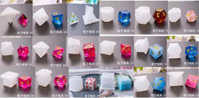 商品説明 商品説明 サイコロモールド　ランダム　1個 サイコロモールド　画像の種類からランダム　1個となります。 お試しにいかがでしょうか？ 色んな形をしたサイコロ。四角い物、三角形など変わった形のものがたくさんありますよ！！ ※画像の抜きサンプル（パーツ）は作品例です。製品に含まれておりません。 注意事項 ・エポキシ→鏡面仕上げではない為、硬化後取り外すと曇っております。その為、研磨剤にて磨きが必要となります。 ・UVレジン→鏡面仕上げではない為、硬化後取り外すと曇っております。また硬化時の熱の影響により表面に筋が入ります。UVレジンを2度塗りし表面をコーティングする事できれいに仕上がります。研磨剤はご使用いただけません。 ※レジンなどの化学変化を伴う素材は20〜30回程度で使用できなくなります。シリコン材は硬化時に同化するためご使用いただけません。