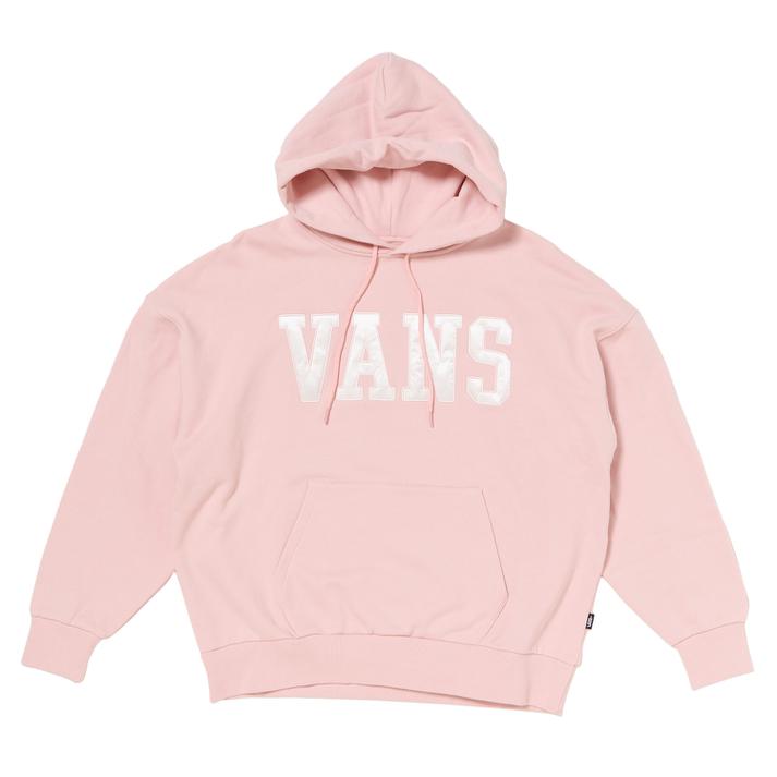 【VANS】 ヴァンズ W VANS Satin Patch H SWT スウェットプルオーバー 122R3030200 PINK 【ご注意】こちらの商品は弊社実店舗からも集約(入荷)するため、「靴箱の破損、色あせ、プライス貼付、剥がし跡」「靴箱内の包装用紙破れ、商品タグなどが無い状態」「履きジワやボンドの付着、若干のシミ、汚れ」が生じる場合がございます。また、正規の靴箱が著しく破損している状態時には代替の靴箱を使用する場合もございます。尚、弊社実店舗から集約しました商品は検品を行って販売可能な商品をご案内致しております。その為、商品の状態の指定はできませんので予めご了承下さい。※こちらの商品につきましては下記ご利用ガイドをご確認下さい。■ご利用ガイド フロントに光沢感のあるサテン調のVANSロゴが大きく刺しゅうされたプルオーバーフーディ。トレンドのオーバーサイズでリラックス感のある着こなしができる。 サイズ目安はこちら 素材=綿100％S＝着丈：約62m　身幅：約62　袖丈：約51cm　肩幅：約63cmM＝着丈：約65cm　身幅：約65cm　袖丈：約52cm　肩幅：約67cm上記サイズ表は各部位の目安寸法となります。製品の仕上がり寸法ではございません。こちらの商品は商品不良を除く返品・交換はお受け致しかねます。商品を入れる袋が破損していた場合、代用（他メーカーを含）の袋を使用する場合がございます。商品保護を主としたものですので、どうかご了承下さい。 【ご購入前に必ずこちらをご確認ください。 】 [ABCMART][ABCmart][abcmart][ABCマート][abcマート][エービーシーマート][エービーシー][エービーシー マート][バーゲン]