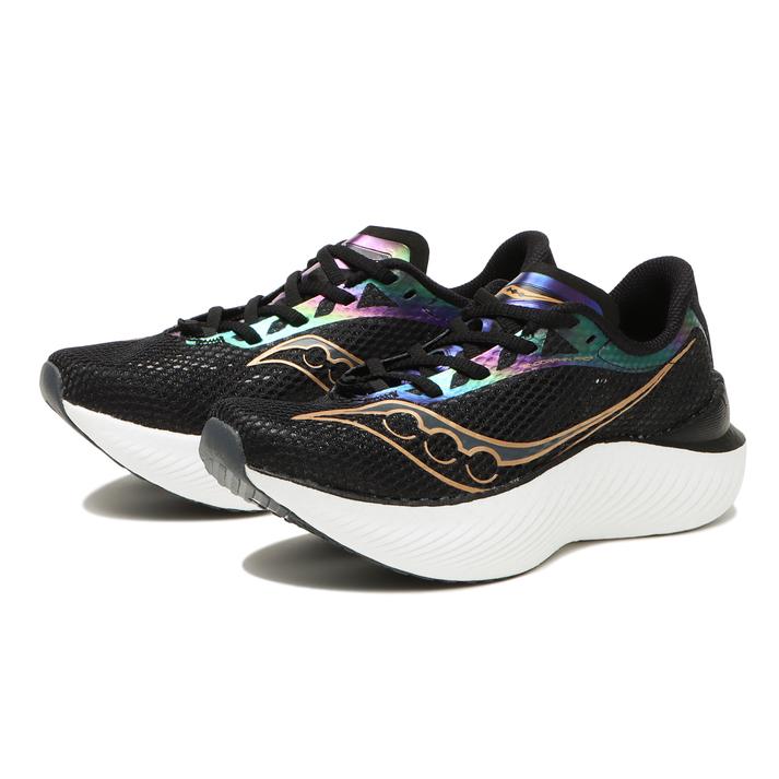 レディース 【SAUCONY】 サッカニー WMNS ENDORPHIN PRO 3 ウィメンズ エンドルフィン プロ 3 S10755-10 BLK/GOLDSTRUCK 【ご注意】こちらの商品は弊社実店舗からも集約(入荷)するため、「靴箱の破損、色あせ、プライス貼付、剥がし跡」「靴箱内の包装用紙破れ、商品タグなどが無い状態」「履きジワやボンドの付着、若干のシミ、汚れ」が生じる場合がございます。また、正規の靴箱が著しく破損している状態時には代替の靴箱を使用する場合もございます。尚、弊社実店舗から集約しました商品は検品を行って販売可能な商品をご案内致しております。その為、商品の状態の指定はできませんので予めご了承下さい。※こちらの商品につきましては下記ご利用ガイドをご確認下さい。■ご利用ガイド 通常の発売以来多くのランナーからの注目を集め、もはやサッカニーの代名詞とも呼べる存在となった【エンドルフィンコレクション】。 カーボンプレート搭載モデル’エンドルフィン プロ’に最新モデルが登場。★【ミッドソールの厚さの向上とPWRRUN+のインソール採用】・踵部+28%,前足部+20%のエナジーリターン率を実現。・クッション性UP★【スピードロールテクノロジー】・着地から蹴り出しまでの動力を効率的に推進力へと変換する。★【PWRRUN PB(パワーラン ピービー)】搭載・PWRRUN+(パワーランプラス)を40%軽量化。・エナジーリターン率88%を実現。・柔軟性、耐久性に富む。★【カーボンファイバープレート搭載】・軽量且つ強度に優れる。・堅固でカーブのあるプレートが 【スピードロールテクノロジー】を助長。・踏切板の役割を果たす。★8mm ドロップ(つま先と踵の高低差)★MENS:約204g(片足), WOMENS:約176g(片足) サイズ目安はこちら 【サイズ目安】(個人差がございますので、あくまでも目安とお考え下さい。)このシューズの作りは小さめです。素材=ナイロン 【ご購入前に必ずこちらをご確認ください。 】 [ABCMART][ABCmart][abcmart][ABCマート][abcマート][エービーシーマート][エービーシー][エービーシー マート][バーゲン]