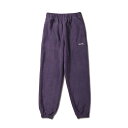 【AKTR】 アクター DESERT DAISY FLEECE PANTS ロングパンツ 222-082020 PURPLE 【ご注意】こちらの商品は弊社実店舗からも集約(入荷)するため、「靴箱の破損、色あせ、プライス貼付、剥がし跡」「靴箱内の包装用紙破れ、商品タグなどが無い状態」「履きジワやボンドの付着、若干のシミ、汚れ」が生じる場合がございます。また、正規の靴箱が著しく破損している状態時には代替の靴箱を使用する場合もございます。尚、弊社実店舗から集約しました商品は検品を行って販売可能な商品をご案内致しております。その為、商品の状態の指定はできませんので予めご了承下さい。※こちらの商品につきましては下記ご利用ガイドをご確認下さい。■ご利用ガイド design：小さくロゴが刺繍されたフリースパンツ。シンプルなデザインなので、どのような服にも合わせやすく、スポーツでもライフスタイルでもシームレスに着用できるデザイン。function：軽量で保温性もある、ちょうど良い厚さのフリース素材を使用。 サイズ目安はこちら SIZE CHARTS総丈ウエスト股下S1006070M1036372L1066674 素材=ポリエステル・ポリエステル 100%上記サイズ表は各部位の目安寸法となります。製品の仕上がり寸法ではございません。こちらの商品は商品不良を除く返品・交換はお受け致しかねます。商品を入れる袋が破損していた場合、代用（他メーカーを含）の袋を使用する場合がございます。商品保護を主としたものですので、どうかご了承下さい。 【ご購入前に必ずこちらをご確認ください。 】 [ABCMART][ABCmart][abcmart][ABCマート][abcマート][エービーシーマート][エービーシー][エービーシー マート][バーゲン]