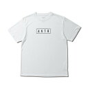 【AKTR】 アクター BASIC AKTR LOGO SPORTS TEE ショートスリーブ 523-004005 WHITE design：AKTRのベーシックロゴをフロントに配置した、シンプルで使い勝手の良い半袖TEEシャツ。 function：スポーツ用に開発されたAKTRオリジナルファブリックを使用。 サイズ目安はこちら SIZE CHARTS 　　着丈　身幅　袖丈 S　68.5　49.5　19　 M　71　52　20　 L　74　54.5　21　 XL　76　57　22　 2XL　78.5　59.5　23　 素材=ポリエステル・ポリエステル100%上記サイズ表は各部位の目安寸法となります。製品の仕上がり寸法ではございません。こちらの商品は商品不良を除く返品・交換はお受け致しかねます。商品を入れる袋が破損していた場合、代用（他メーカーを含）の袋を使用する場合がございます。商品保護を主としたものですので、どうかご了承下さい。 【ご購入前に必ずこちらをご確認ください。 】 [ABCMART][ABCmart][abcmart][ABCマート][abcマート][エービーシーマート][エービーシー][エービーシー マート]