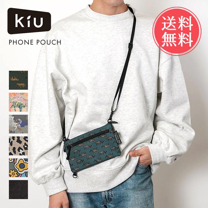 商品スペック 特長 スマホを透明ポケットに入れた状態で画面を見ることができます。フェスやアウトドア、レインシーンで活躍するだけでなく、ファッションアイテムとしても楽しめるアイテムです。※完全防水ではございません。背面PVCポケット付き。ショルダー取り外し可能。縦型・横型どちらでも使用可能。 サイズ(約) W20×H12cm 素材 ポリエステル100%透明部分：塩化ビニル樹脂 注意事項 ※PVCクリアポケットでの外側からの操作について i-phone7以降のホームボタンがある機種は【静電容量式センサー】が使われているため操作ができません。 お使いの液晶保護フィルムの厚みなどによっては操作ができない場合がございます。 ※総柄商品は、柄の出方が個々違います。 ※モニターなどの関係により実際の商品の色と多少異なる場合がございます。予めご了承下さいませ。 ※北海道、沖縄、一部離島は別途送料が必要となります。詳細はショップガイドをご確認くださいませ。