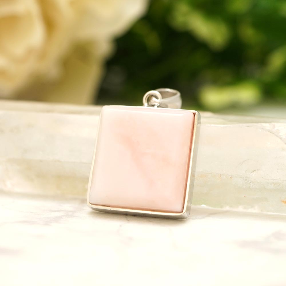 ピンクオパールペンダント約4.6グ...