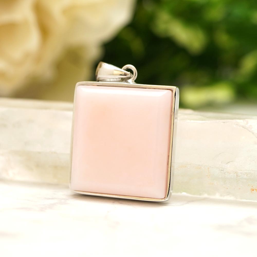 ピンクオパールペンダント約5.3グ...