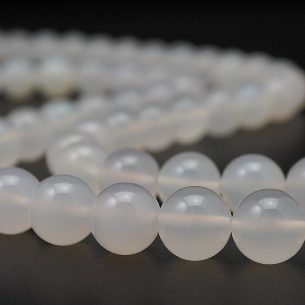 ホワイトカルセドニー 10mm 丸玉 ビーズ 連売り 約38cm 白玉髄 天然石 パワーストーン 石 丸 玉 珠 連 手芸 手作り 自作 ハンドメイド アクセサリー パーツ 素材 材料 cp12s
