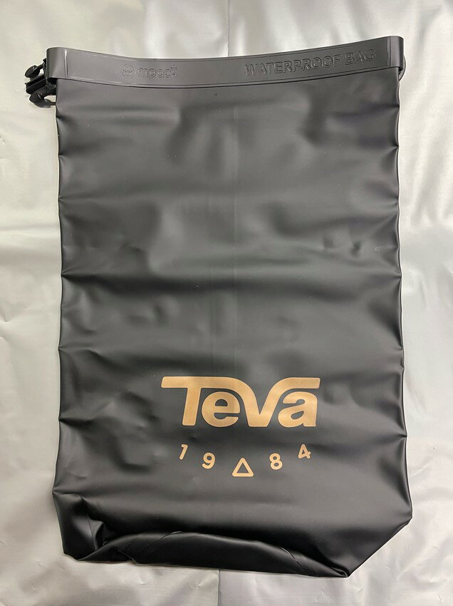 ★配送無料★[TEVA] WATERPROOF DRYBAG 超軽量 ドライバッグ 水遊び キャンピング 海...