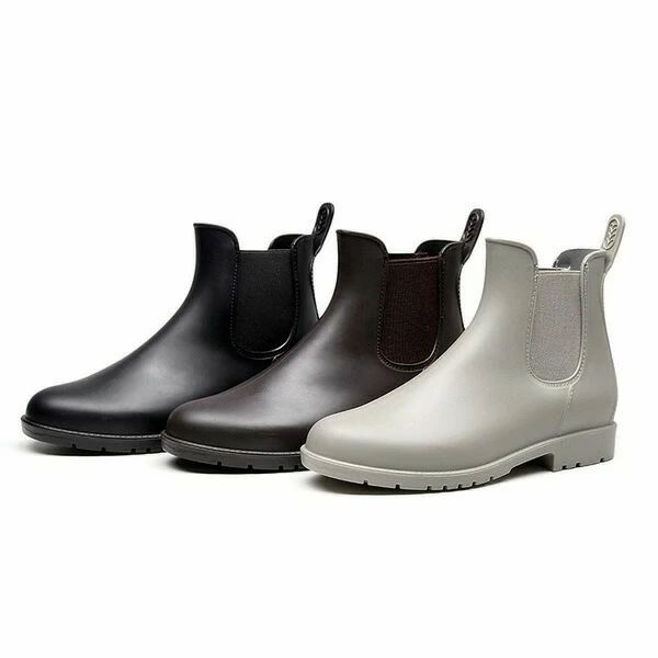 メーカー希望小売価格はメーカーカタログに基づいて掲載しています■商品名：レインブーツ■素材表地：PVC　中敷：EVA■ヒールの高さ：2.5cmブーツの高さ：14cm■サイズ(cm)22.5cm（35）/23cm（36）/23.5cm（37）/24cm（38）/24.5cm（39）/25cm(40)■カラーブラック、ブラウン、グレー■生産国 中国注意点※お取り扱いの注意につきましては商品付属の商品タグをご参照ください。※商品のデザインやお客様の足の形により、感じ方に若干の個人差があります。※靴のサイズにつきましては、いわゆるサイズ（足長）だけで決まるものではなく、ワイズ（足囲）や足の形（特につま先の形や幅甲の高さなど）などさまざまな条件と、それぞれの靴のデザイン（ラスト・素材など）の相性等が関係いたします。※商品画像の色はお使いのブラウザや設定により、実物とは異なる場合がある事をご了承下さい。※サイズ数値はメジャー採寸ですので若干の誤差が生じる場合もございます。ご了承くださいませ。※機械による生産のため、生地の継ぎ目の若干のズレや多少のほつれなど、形やサイズに多少の誤差が生じる場合や他繊維が混紡している場合もございますが品質上の問題はございません。予めご理解下さいますようお願い致します。※海外生産の為、多少の縫製のほつれやインソールのしわ等、若干の接着剤残りなどある場合もございます。※製造過程での傷・汚れ、また入荷時の箱つぶれなどがございますので、予めご了承くださいませ。※商品によって素材の性質上・製造過程において染料などの特有の匂いが多少強く感じられるものもございます。数日のご使用や陰干しなどで、ほとんど匂いは感じられなくなりますのでお試しください。※素材や製品の特性上、シワやヨレ、擦れ、多少の傷などがある場合があります、ご了承ください。レインブーツ レディース レインシューズ サイドゴアブーツ スノーシューズ サイドゴア シューズ 雨靴 レディース靴 防水シューズ ショート レイン 雨対策 雨具 ヒール 夏フェス おしゃれ 雨靴 梅雨対策 滑り止め アウトドア 防水 シンプルで、どんなコーデにもぴったり・晴れの日には革靴のように着用できます。メーカー希望小売価格はメーカーカタログに基づいて掲載しています■商品名：レインブーツ■素材表地：PVC　中敷：EVA■ヒールの高さ：2.5cmブーツの高さ：14cm■サイズ(cm)22.5cm（35）/23cm（36）/23.5cm（37）/24cm（38）/24.5cm（39）/25cm(40)■カラーブラック、ブラウン、グレー■生産国 中国注意点※お取り扱いの注意につきましては商品付属の商品タグをご参照ください。※商品のデザインやお客様の足の形により、感じ方に若干の個人差があります。※靴のサイズにつきましては、いわゆるサイズ（足長）だけで決まるものではなく、ワイズ（足囲）や足の形（特につま先の形や幅甲の高さなど）などさまざまな条件と、それぞれの靴のデザイン（ラスト・素材など）の相性等が関係いたします。※商品画像の色はお使いのブラウザや設定により、実物とは異なる場合がある事をご了承下さい。※サイズ数値はメジャー採寸ですので若干の誤差が生じる場合もございます。ご了承くださいませ。※機械による生産のため、生地の継ぎ目の若干のズレや多少のほつれなど、形やサイズに多少の誤差が生じる場合や他繊維が混紡している場合もございますが品質上の問題はございません。予めご理解下さいますようお願い致します。※海外生産の為、多少の縫製のほつれやインソールのしわ等、若干の接着剤残りなどある場合もございます。※製造過程での傷・汚れ、また入荷時の箱つぶれなどがございますので、予めご了承くださいませ。※商品によって素材の性質上・製造過程において染料などの特有の匂いが多少強く感じられるものもございます。数日のご使用や陰干しなどで、ほとんど匂いは感じられなくなりますのでお試しください。※素材や製品の特性上、シワやヨレ、擦れ、多少の傷などがある場合があります、ご了承ください。レインブーツ レディース レインシューズ サイドゴアブーツ スノーシューズ サイドゴア シューズ 雨靴 レディース靴 防水シューズ ショート レイン 雨対策 雨具 ヒール 夏フェス おしゃれ 雨靴 梅雨対策 滑り止め アウトドア 防水 シンプルで、どんなコーデにもぴったり・晴れの日には革靴のように着用できます。