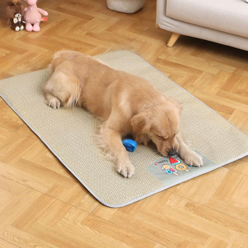商品説明商品名ペットマット 商品について 【優れた通気性】 柔らかい弾性サポートシステムと肌に優しい緩い繊維構造で作られており、優れた通気性を保証します。マットの中央には高品質の籐素材で効果的に湿気を吸収し、熱を放散するので、大切なペットは蒸れた不快感に別れを告げることができます。 【寝心地抜群】 高品質の籐で作られた立体構造は、ペットの体の残留熱を効果的に放散し、ペットに快適で涼しい喜びをもたらします。肌に優しく快適な緩い繊維構造、効果的な吸水性と熱吸収性、より良い通気性。 【傷や摩耗に強い】 ペットがどれだけ引っ掻いたり噛んだりしても、わずかな害を及ぼすことを心配する必要はありません。 【厚みがあるPPコットン層】 快適な寝心地、柔軟で崩れにくい。ペットの睡眠を改善します。 【お手入れ簡単】 汚れと遊び毛をさっと拭き取る、水洗いも可能です。 【滑り止め加工】 底部にすべり止め加工しており、床の湿気を遮断でき、ペットの健康を保証できます。犬猫兼用夏暑さ対策品として大人気です。 【異臭なし、安全安心】 天然藤+PPコットンを使って、TVOCとHCHOなしで、ご安心ください。 【綺麗な縫い目・精密な織り】 厳選された高品質の籐、精密な織り、肌にやさしく快適、滑らかでバリがない。耐久性があり・爪が引っ掛かりにくい。 【多用途】 猫 犬 ペット プレゼント 座布団、ひんやり ビーチ 家具 床 ペット用 車内 クールマット ソファ 暑さ対策 関連キーワード ペットマット ペットベッド クールマット 冷却パッド ひんやり 冷感 シーツ 籐織り ベッド マット 夏用 洗える 耐噛み 滑り止め ひんやりシート 冷感マット マット ベッド ベッド 犬 猫 涼感 冷感 ペット用品 熱中症 暑さ対策 ペットマット通気 安眠 ベッド 犬 猫 うさぎ 寝台 涼感 熱中症 快適 籐通気性 ひんやり 冷感 プレセント お勧め おすすめ ランキング 返品について●返品ご希望の際は商品到着から7日以内に必ず当店までご連絡をお願いいたします。●ご連絡がない場合の返品はご遠慮ください。●ご連絡を頂けましたらスムーズに対応できますので、ご協力いただけますようお願い申し上げます。注意事項商品写真はできる限り実物の色に近づけるよう努力しておりますが、 お客様がご使用になられるパソコンのモニターやカラー設定お部屋の照明日光などにより色の変化が感じられる場合がございます。 予めご理解いただきますようお願い致します。商品説明商品名ペットマット 商品について 【優れた通気性】 柔らかい弾性サポートシステムと肌に優しい緩い繊維構造で作られており、優れた通気性を保証します。マットの中央には高品質の籐素材で効果的に湿気を吸収し、熱を放散するので、大切なペットは蒸れた不快感に別れを告げることができます。 【寝心地抜群】 高品質の籐で作られた立体構造は、ペットの体の残留熱を効果的に放散し、ペットに快適で涼しい喜びをもたらします。肌に優しく快適な緩い繊維構造、効果的な吸水性と熱吸収性、より良い通気性。 【傷や摩耗に強い】 ペットがどれだけ引っ掻いたり噛んだりしても、わずかな害を及ぼすことを心配する必要はありません。 【厚みがあるPPコットン層】 快適な寝心地、柔軟で崩れにくい。ペットの睡眠を改善します。 【お手入れ簡単】 汚れと遊び毛をさっと拭き取る、水洗いも可能です。 【滑り止め加工】 底部にすべり止め加工しており、床の湿気を遮断でき、ペットの健康を保証できます。犬猫兼用夏暑さ対策品として大人気です。 【異臭なし、安全安心】 天然藤+PPコットンを使って、TVOCとHCHOなしで、ご安心ください。 【綺麗な縫い目・精密な織り】 厳選された高品質の籐、精密な織り、肌にやさしく快適、滑らかでバリがない。耐久性があり・爪が引っ掛かりにくい。 【多用途】 猫 犬 ペット プレゼント 座布団、ひんやり ビーチ 家具 床 ペット用 車内 クールマット ソファ 暑さ対策 関連キーワード ペットマット ペットベッド クールマット 冷却パッド ひんやり 冷感 シーツ 籐織り ベッド マット 夏用 洗える 耐噛み 滑り止め ひんやりシート 冷感マット マット ベッド ベッド 犬 猫 涼感 冷感 ペット用品 熱中症 暑さ対策 ペットマット通気 安眠 ベッド 犬 猫 うさぎ 寝台 涼感 熱中症 快適 籐通気性 ひんやり 冷感 プレセント お勧め おすすめ ランキング 返品について●返品ご希望の際は商品到着から7日以内に必ず当店までご連絡をお願いいたします。●ご連絡がない場合の返品はご遠慮ください。●ご連絡を頂けましたらスムーズに対応できますので、ご協力いただけますようお願い申し上げます。注意事項商品写真はできる限り実物の色に近づけるよう努力しておりますが、 お客様がご使用になられるパソコンのモニターやカラー設定お部屋の照明日光などにより色の変化が感じられる場合がございます。 予めご理解いただきますようお願い致します。