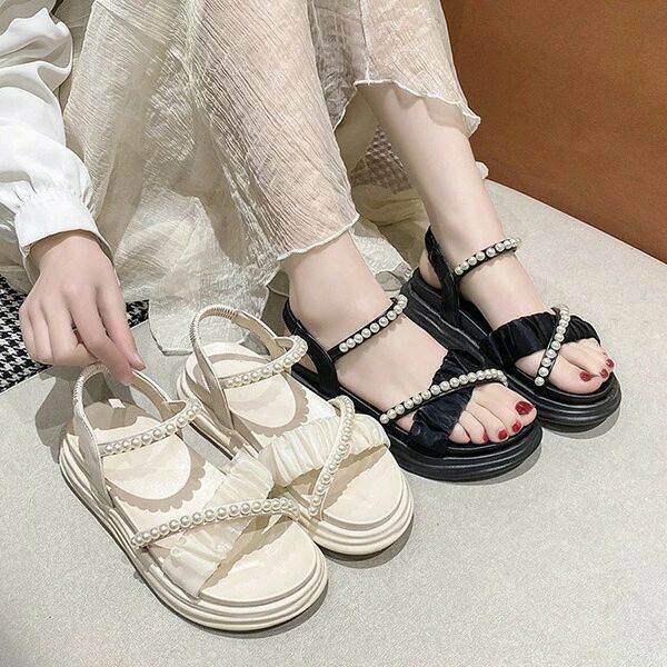 メーカー希望小売価格はメーカーカタログに基づいて掲載しています素材：アッパー：PUなどソール：ゴムカラー：ベージュ　ブラックサイズ：◆35（22.5cm）-40（25cm）●寸法は手測りなので若干誤差がございますが、予めご了承ください。●お品物の色合いは、写真撮影、パソコン画面表示等の環境の違いにより、若干異なる場合がございます。●モデル写真に使用されているアクセサリー小物は別途記載が無い限り付属いたしません。●在庫を共有している為、ご注文いただいた商品が欠品となる場合がございます。●お届けから3日以上経過した場合は、返品.交換をお受けできません。何卒ご了承くださいませ。メーカー希望小売価格はメーカーカタログに基づいて掲載しています素材：アッパー：PUなどソール：ゴムカラー：ベージュ　ブラックサイズ：◆35（22.5cm）-40（25cm）●寸法は手測りなので若干誤差がございますが、予めご了承ください。●お品物の色合いは、写真撮影、パソコン画面表示等の環境の違いにより、若干異なる場合がございます。●モデル写真に使用されているアクセサリー小物は別途記載が無い限り付属いたしません。●在庫を共有している為、ご注文いただいた商品が欠品となる場合がございます。●お届けから3日以上経過した場合は、返品.交換をお受けできません。何卒ご了承くださいませ。