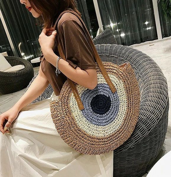 サイズ・容量【参考サイズ】バッグ本体/高さ約43cm/上部幅約44cm 下部幅約30cm※サイズについては2-3センチの誤差があります。■採寸の仕方によってサイズが異なる場合がございますので予めご了承ください。規格■生産地：中国■素材・成分：ペーパー、ポリエステル■パッケージ：PP袋注意事項■照明の具合や、撮影の状況で掲載の商品画像と実際の色・型は、モニター表示などで異なります。ご了承ください。■背景の小物等は撮影の為のイメージですので商品には含まれません。