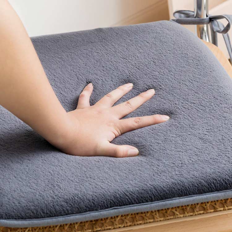 あべ商会 楽天市場店のギフト クッション シャギー チェアクッション 椅子用クッション 40*40cm ふわふわ シートクッション チェアパッド 【2個セット】座布団 チェアマット 北欧 秋冬 防寒 椅子 滑り止め 敬老の日 プレゼント 実用的 もこもこ｜アングル2