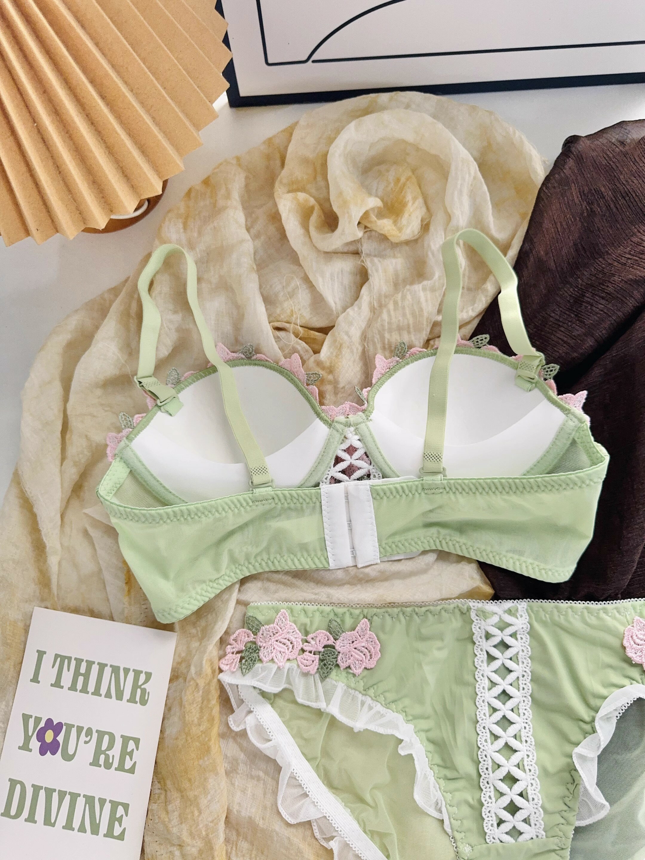 ショーツ ブラジャー セットアップ 超盛りブラ セクシー ブラセット bra set 送料無料 ブラ レースブラセット 上下セット ショーツセット 谷間ブラ 勝負下着 ワイヤーなし ブラ&ショーツ セット 薄手 2点セット 小胸 ランジェリー 学生 可愛い 少女 通気性 女性 デート 軽い