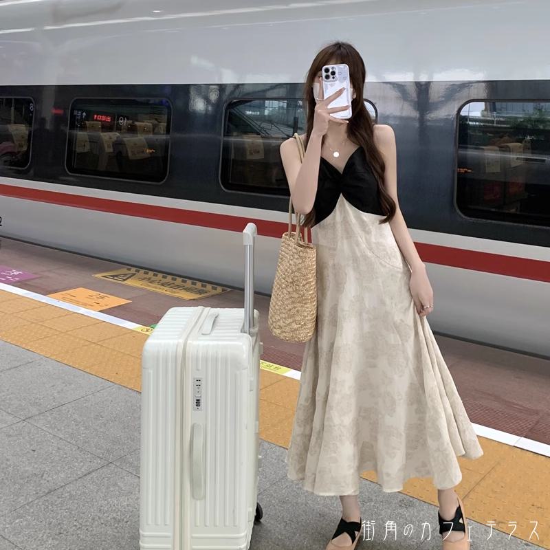 Rakuten - ロングワンピ キャミソールワンピ マキシ ゆったり ノースリーブ Vネック Aライン フレア プルオーバー 異素材切り替え ドッキング 薄手生地 エレガント 可愛い 大人可愛い きれいめ シンプル カジュアル シック コンサバ 華やか 大人 上品 おしゃれ お洒落 主役級 こなれ感