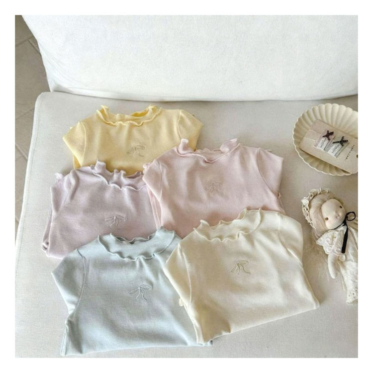 あべ商会 楽天市場店のインナー キッズ 長袖 秋 冬 フリル インナーシャツ キッズ服 女の子 リボン刺繍 暖かい 子供服 寒さ対策 防寒 保温 無地 シンプル レイヤード 柔らか あったか 肌着 冬用 あったかインナー 動きやすい 下着 冬インナー 春秋冬｜アングル2