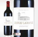 Chateau Lagrange 2017/ Bordeaux Red Dry / シャトー　ラグランジュ 格付け ボルドー・メドック地区格付第3級（1855年） A O C サン・ジュリアン 畑位置 サン・ジュリアン・ベイシュヴェル村 畑面積 109ha 年間生産量 2万3500本 平均樹齢 45年以上 ブドウ品種 カベルネ・ソーヴィニョン 78％、メルロ 18％、プティ・ヴェルド 4％ 収　穫 全て手摘み（最大100人動員） 醗　酵 天然酵母を用いて、ステンレスタンクで 15〜25日間 熟　成 オーク樽（新樽率 30-60％）でおよそ20ヶ月間 タイプ 赤のフルボディ 特　徴 濃い色合いで新鮮なプルーンを思わす果実の香り、香ばしいトースト香と非常に深みのある風味と果実味、豊かなタンニンを備えた複雑で印象的な深みと優しい口当たりが特徴のスタイル。 料理 チーズ 牛のヒレ肉の網焼きや牛ヒレのステーキ・バターソースや赤ワインソース、牛赤身肉のカツレツなどが合う。 チーズでは、白カビソフトタイプのカマンベール、ウォッシュタイプ・ソフトのポンレヴェックやショーム、青カビタイプのスティルトンなど。 セカンド レ・フィエフ・ド・ラグランジュ ■ ご確認ください ■ 当該商品は自社販売と在庫を共有しているため、在庫更新のタイミングにより、在庫切れの場合やむをえずキャンセルさせていただく可能性があります。 様々な贈り物にご利用いただけます。 季節のご挨拶 お正月 御年賀 お年賀 御年始 母の日 父の日 初盆 御中元 お中元 残暑御見舞 残暑見舞い 敬老の日 寒中お見舞 クリスマス プレゼント お歳暮 御歳暮 春 夏 秋 冬 日常の贈り物 内祝い 御見舞 退院祝い 全快祝い 快気祝い 快気内祝い 引っ越し 志 進物 寸志 粗品 のし 熨斗 挨拶ギフト お返しギフト 新築祝い 引っ越し祝い 退職祝い ギフト お祝い 御祝い 金婚式御祝 銀婚式御祝 御結婚お祝い ご結婚御祝い 御結婚御祝 結婚祝い 結婚内祝い 結婚式 御新築祝 新築御祝 新築内祝い 祝御新築 祝御誕生日 バースデー バースディ バースディー 昇進祝い 昇格祝い 就任 御礼 お礼 謝礼 御返し お返し お祝い返し 御祝いWA 93 シャトー　ラグランジュ　2017年 750ml 　格付け第3級に制定されるラグランジュのシャトーの歴史は古く、すでに17世紀初頭には、王室砲兵隊長のジャン・ド・ヴィヴィアンの所有であったことが古文書に記されています。 「1704〜1724」年版のマッセのワイン地図にも、既にラ・グランジュの名で書かれており、さらに、19世紀には、ルイ・フィリップ朝で商農大臣・大蔵大臣・内務大臣を歴任したデュシャテル伯爵が所有者となり、シャトーの名声を栄光の頂点までに引き上げています。 伯爵は城館や醸造所をボルドーでも屈指の規模のものとしたばかりか、ブドウ園の土中に素焼きの土管を埋め水はけを良くするなど、今日まで受け継がれている画期的な栽培技術を開発し、さらにワインの品質を向上させ、1855年の格付け制定で第3級に制定されたのも、デュシャテル伯爵の所有時代のことでした。 その後、ゆっくりと不遇の時代へと向かい、1925年に所有者となったセンドーヤ家の時、1929年の大恐慌と戦争に巻き込まれ、シャトーは経済的に没落し、城館は荒廃し、畑は切り売りされる状況に追い込まれます。 1983年日本のサントリーが購入し、初の日本資本による格付けシャトーが誕生しました。 欧米以外の企業によるフランスのシャトー所有に関して、フランス政府から認可が下りた初めての事例でした。 このとき既に伝説的とも言えるCH．マルゴーの再生を達せしていたエミル・ペイノー博士の指導やCH．レオヴィル・ラス・カースのミシェル・ドロン氏の監督のもと大胆な改造計画が行われました。 新生ラグランジュの総責任者としてペイノー門下の高足マルセル・デュカスを迎え入れ、サントリーから同じくペイノー門下の鈴田健二が加わり、畑の改良・醸造設備の投入など徹底的に改革が行われ、ワインの品質の向上は勿論のこと、静かな庭や湖に野生生物が集う美しいシャトーへと復活を遂げました。 このCH．ラグランジュにおける変化を、1990年「ウォール・ストリート・ジャーナル」紙が、敢えて取り上げているほどです。 他の多くのボルドーのシャトーの畑と異なり、珍しく分割されて居らず、ワインの価格は向上してきた品質レベルにしては、低く抑えられているとてもお買い得な注目のワインです。（・・・詳細＆一覧）