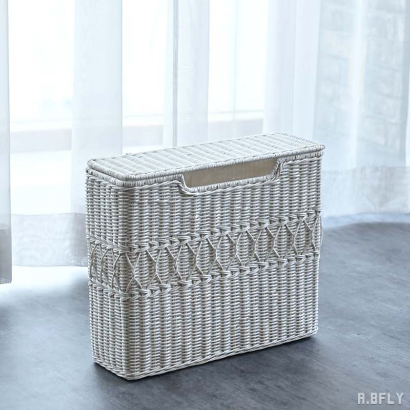 【SS限定｜最大8,000円OFFクーポン】トイレットペーパー収納バスケット トイレ収納 お洒落 可愛い ホワイト 白 ラタン 籐 バスケット 自然素材 天然素材 スリムタイプ 内布付き 手編み 蓋つき フタ付き 衛生的 シンプル 北欧 アンティーク調 レトロ