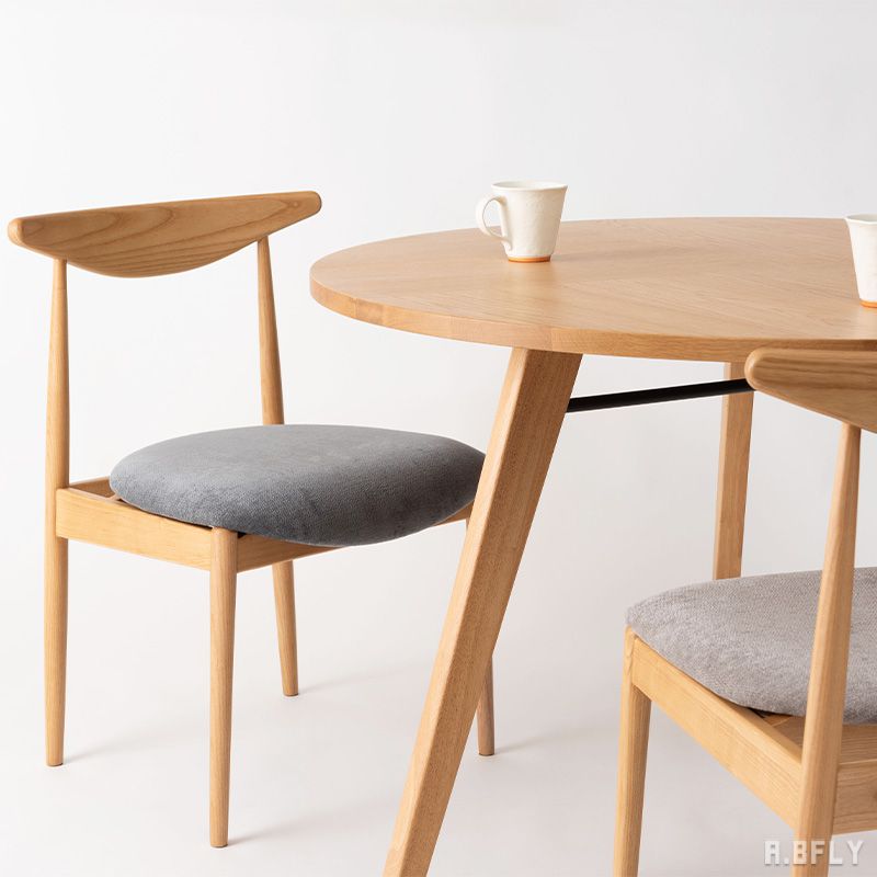 樂天商城 - ダイニングチェア 椅子 いす チェア チェアー 腰掛け ファブリック アッシュ材 天然木 木製 シンプル コンパクト おしゃれ ナチュラル グレー リビング ダイニング モダン ジャパニーズモダン ジャパンディ 北欧 クラシカル クッション 曲線 高級感 洗練 上品 完成品