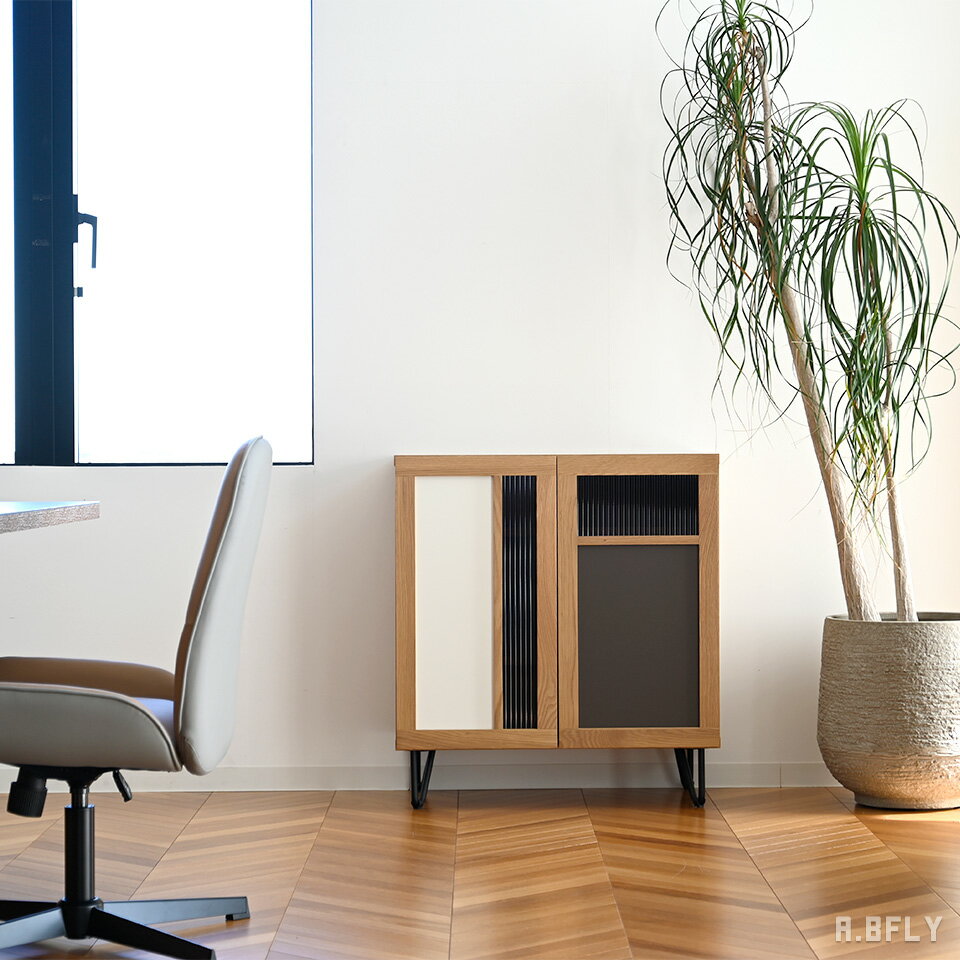 樂天商城 - 【日本製】サイドボード 幅75cm キャビネット リビング収納 リビングボード 寝室 収納家具 リビング 収納 収納棚 天然木 オーク 縦目ガラス 波ガラス 北欧 レトロ ミッドセンチュリー モダン シンプル 国産