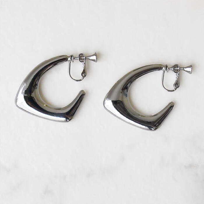 《BLACKFRIDAY開始4H限定10％OFF》ABISTE STORY/美ST掲載 エッジィデザインメタルフープイヤリング/3240017 ブランド アビステ レディース イヤリング 大ぶり 軽い 人気 大人 おしゃれ アクセサリー イヤーアクセサリー シルバー ゴールド 大人映え