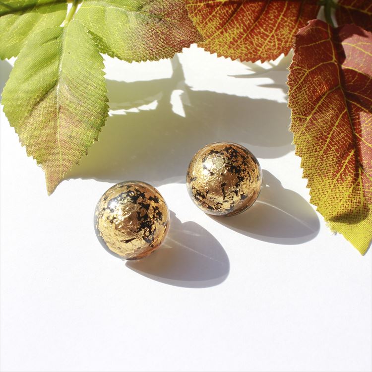 ABISTE ZSiSKA 金箔レジンボタンイヤリング/3161130- ブランド プレゼント アビステ シスカ イヤーアクセサリー 大人映え ゴールド