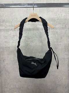 Rakuten - ★ご予約商品★【TRANOI.】TORAラウンドショルダーバッグ（ブラック）26-0159（5月末入荷予定）